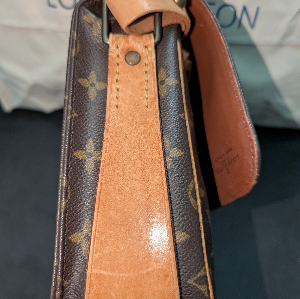 Louis Vuitton Monogram Crossbody Bag - Picture 4 of 10